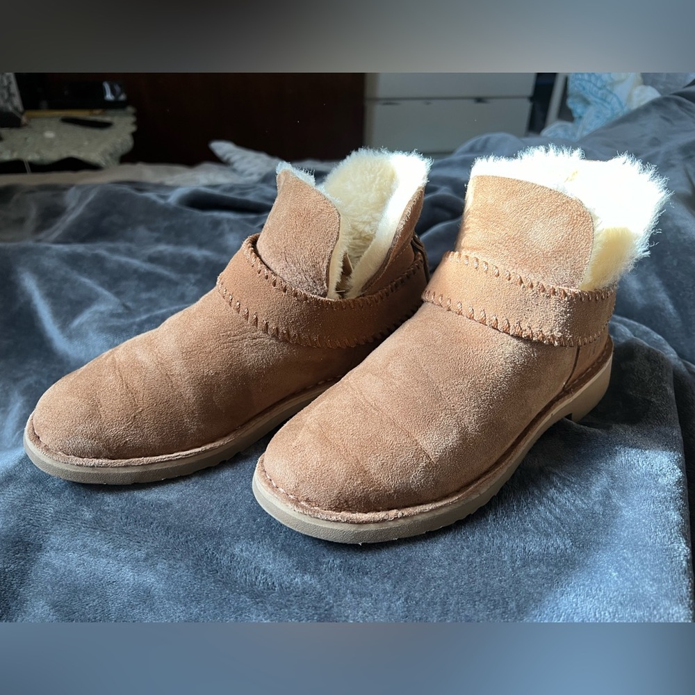 UGG Tan Ankle Boots with Cream Fur Lining